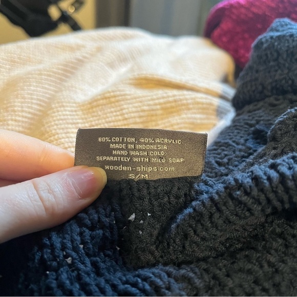 Wooden ships Blue Eyelet Crochet Top Size Small 3/4 Sleeve Open Knit Layering - Picture 5 of 6